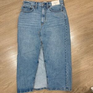 NWT Abercrombie Denim High Rise Skirt (Midi)